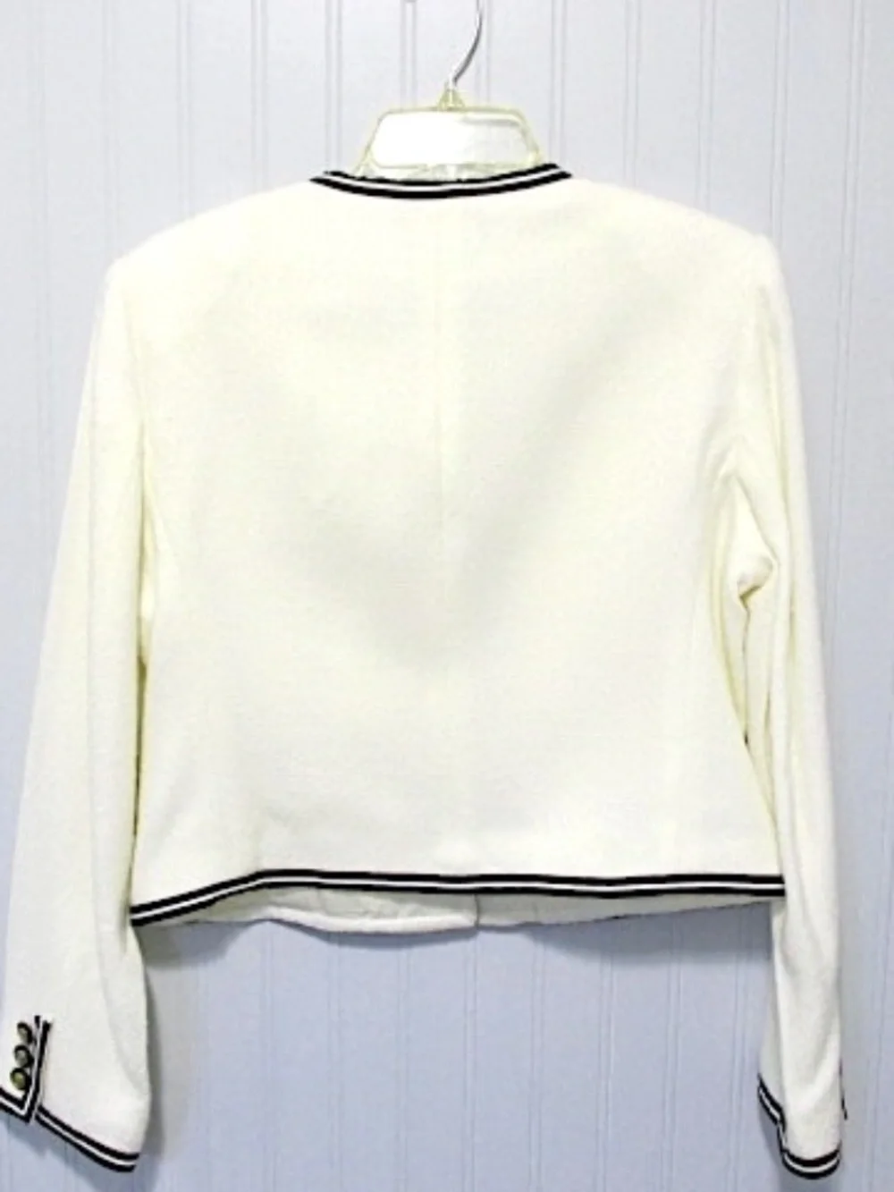 Giancarlo Ferrari Ivory Boucle Chanel-Style Jacket, Size 8